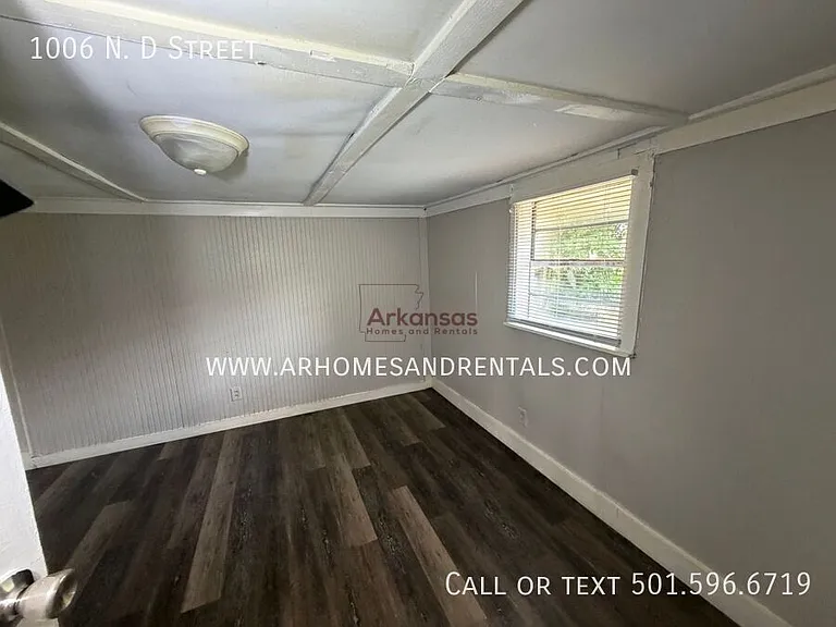 1006 N D St — Photo 11