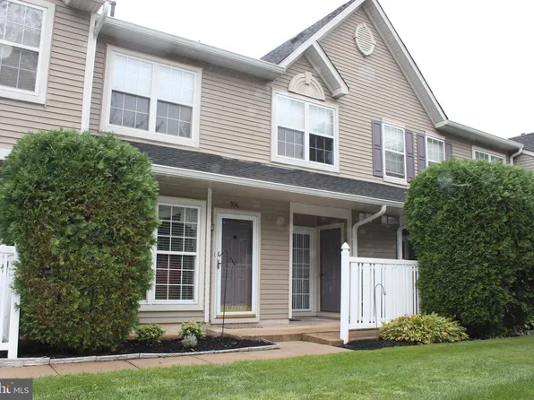 906 Coventry Way, Mount Laurel, NJ 08054