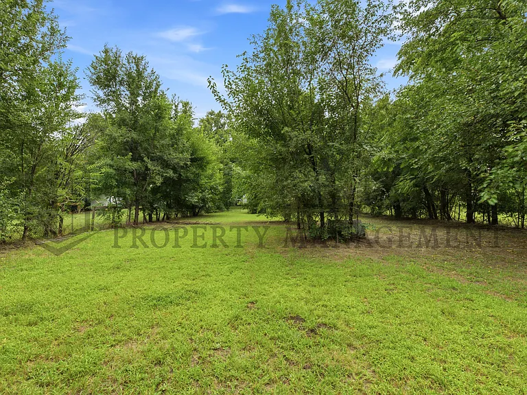1620 E Selma St — Photo 10