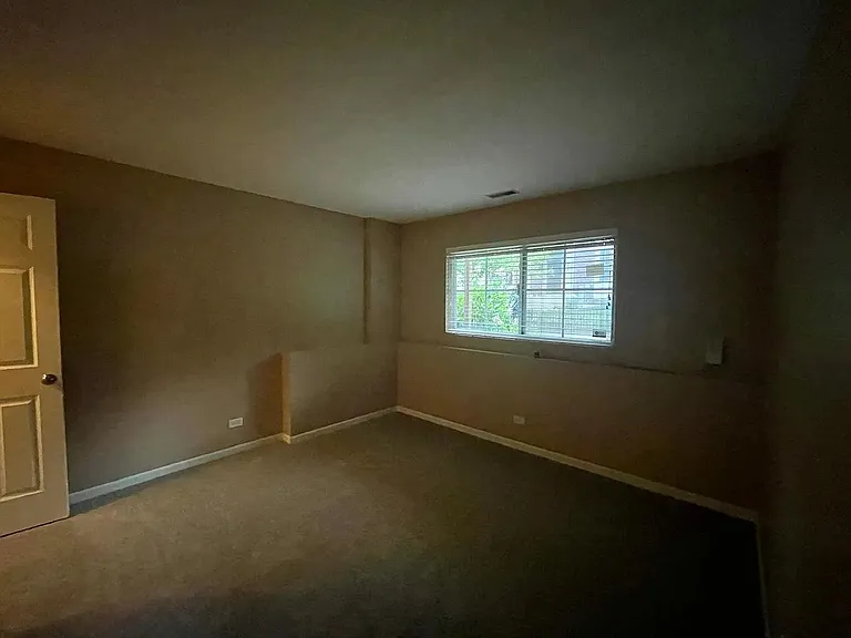 526 Grosvenor Ln — Photo 22