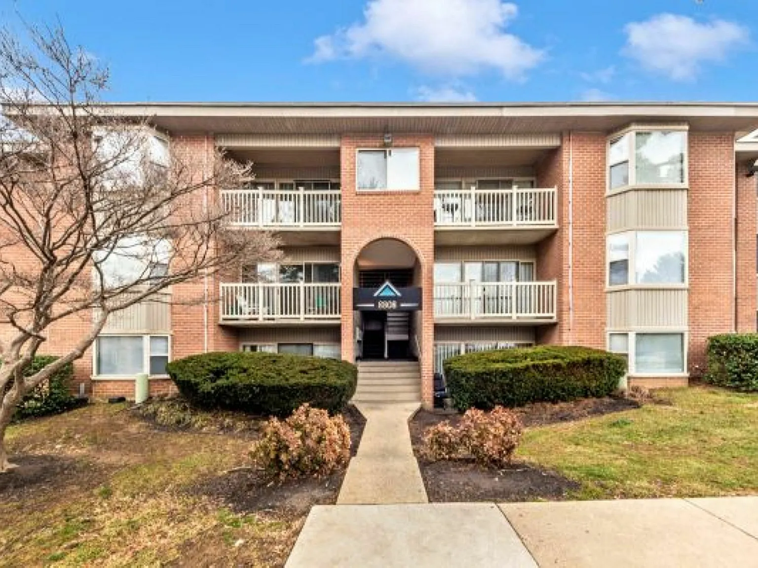 Arden Pointe Apartments — Photo 2