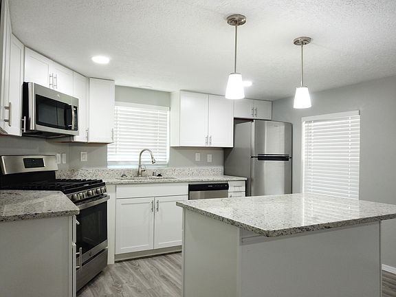 2nd image of 4916 Moore Cir