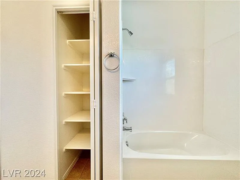 Jeffreys St #2104 - 8805* - 1 — Photo 3