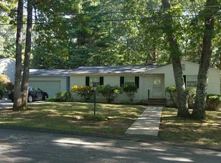 39 Maplecrest Dr, Smithfield, RI 02828
