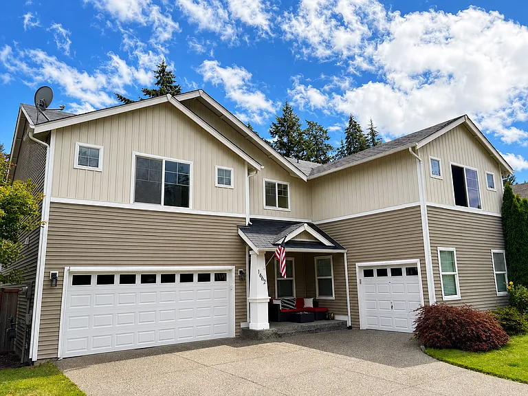 1662 Burnside Pl — Photo 1