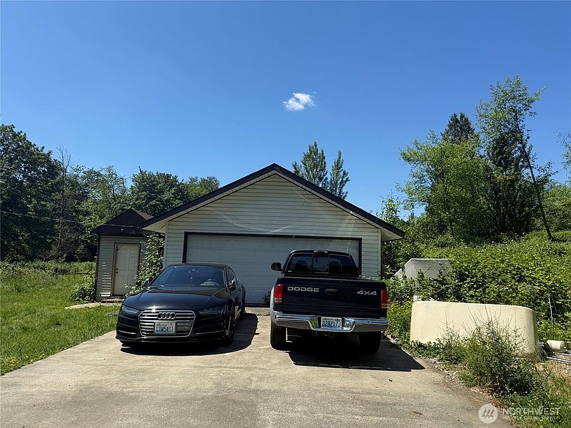 4th image of 13223 84th Avenue S