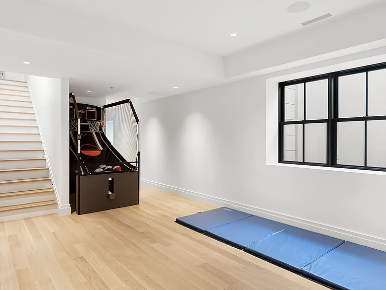 33 Cooper Ln — Photo 15