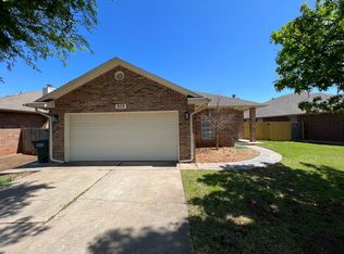 909 W Pruett Dr, Edmond, OK 73003