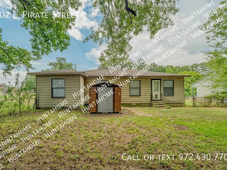102 E Pirate St — Photo 19