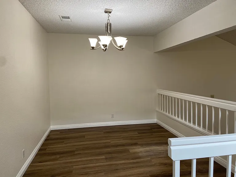 17 Rock Cliff Pl — Photo 11