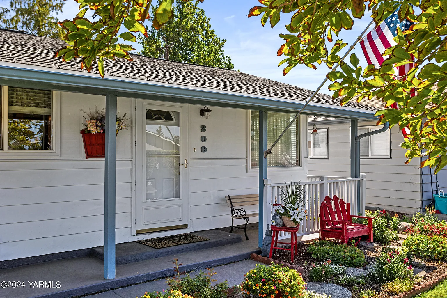 209 S 66th Ave photo 1