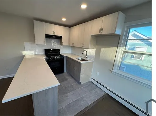 122 Elmwood Ave, Irvington, NJ