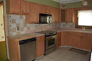 3rd image of 1 Edgewood Dr