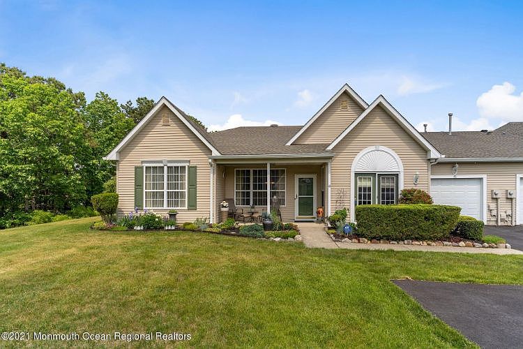 1st image of 46 Sunnybrook Ln