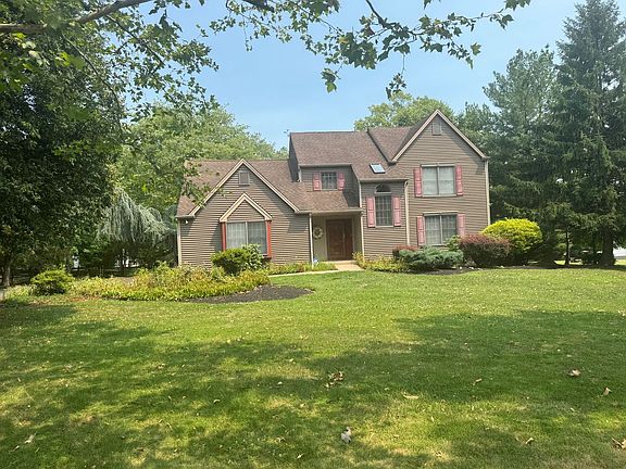 5th image of 102 Ravenwood Pl
