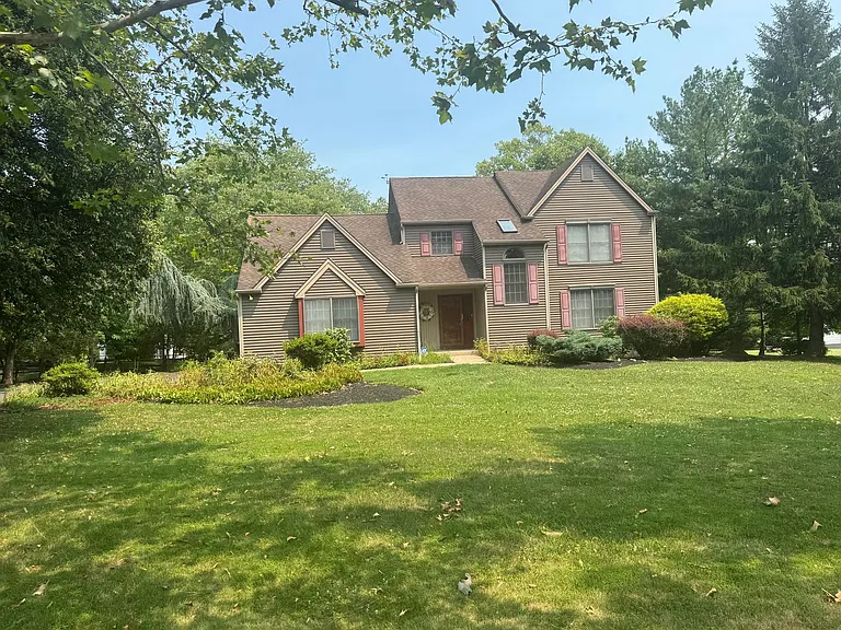 102 Ravenwood Pl — Photo 5