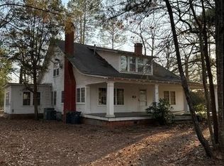 217 W Edinborough Ave, Raeford, NC 28376