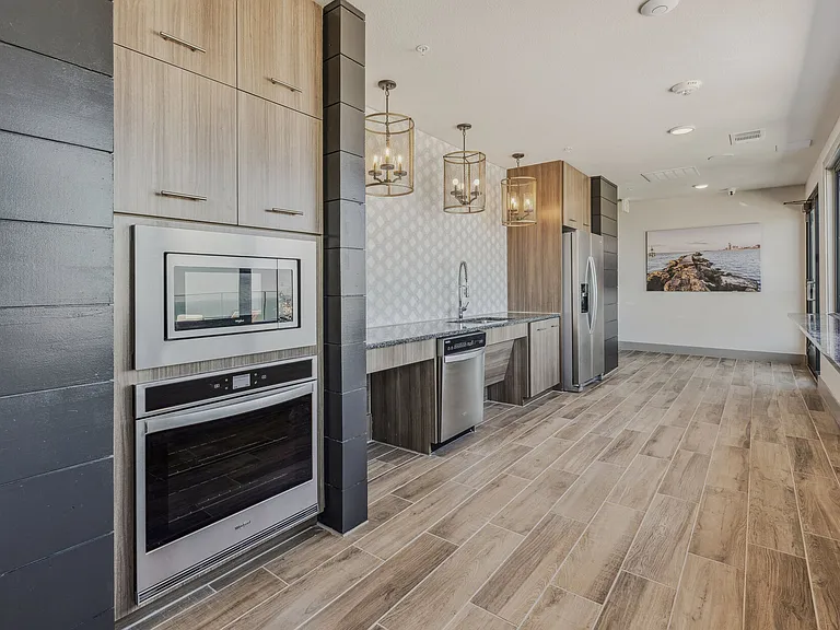 The Alexa Luxury Apartments I & II — Photo 12