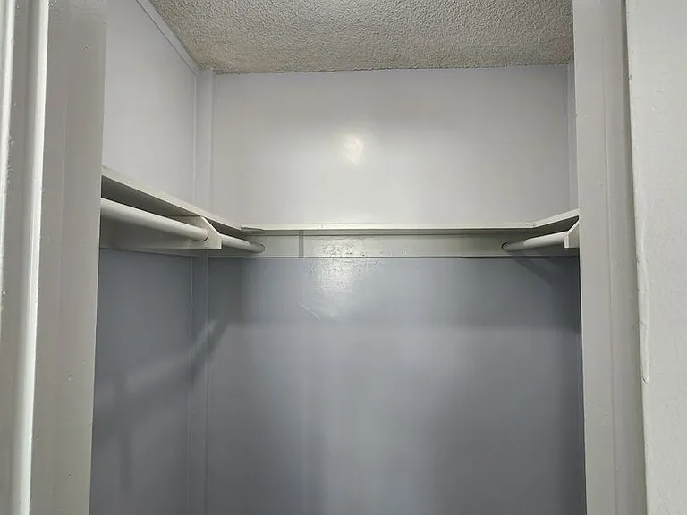 1123 E Hellman St — Photo 15