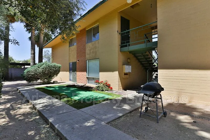 Mesa Palms — Photo 4