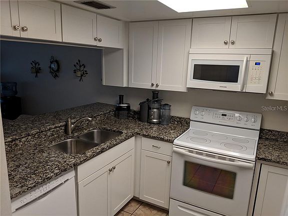 3rd image of 4622 Ringwood Mdw #23