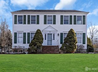 198 6th St, Green Brook, NJ 08812
