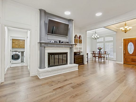 4th image of 10220 Shadow Way