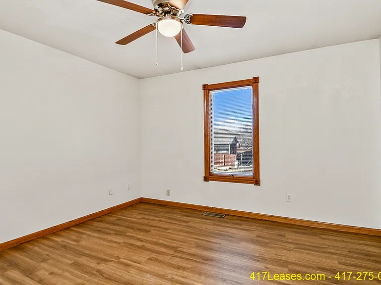 1261 E Lakewood St — Photo 28