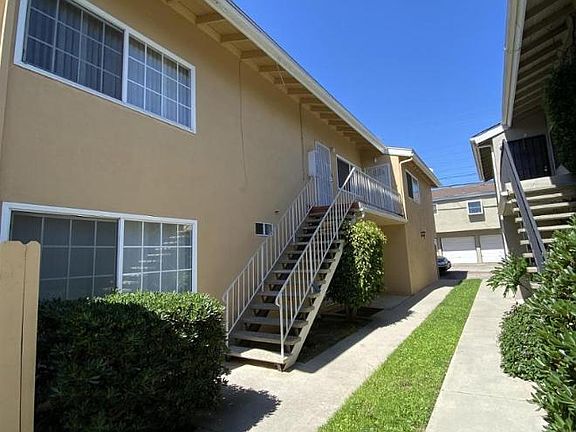 2nd image of 1215 Amethyst St APT D