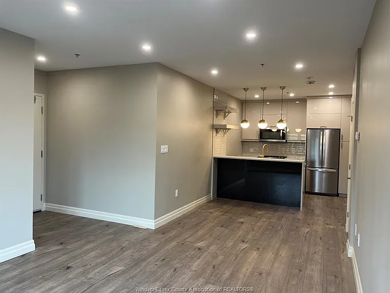 531 Pelissier St #206 — Photo 5