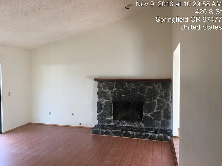 407 S St — Photo 2