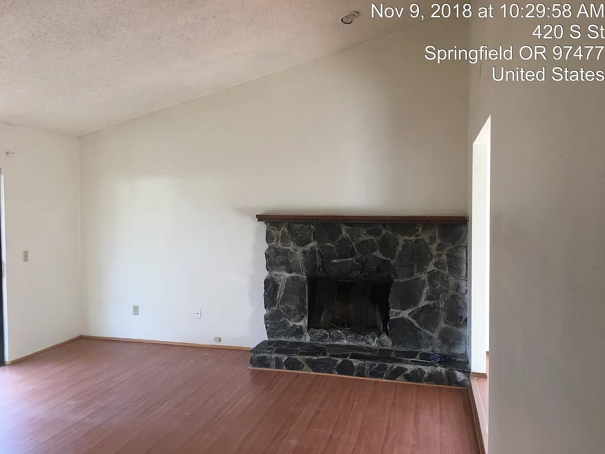 Building Photo - 407 S St