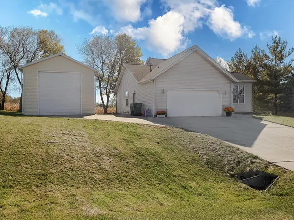 W2417 Julianne STREET, Oconomowoc, WI 53066