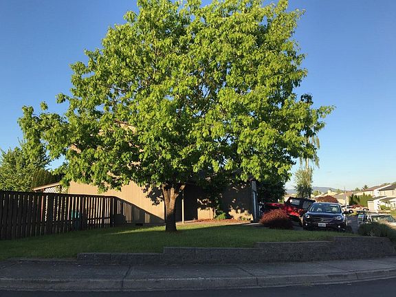 2nd image of 13206 NE 92nd St