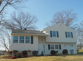 795 Lynwood St, Raritan, NJ 08869