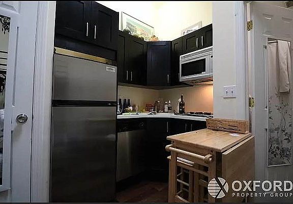 2nd image of 71 W 71st St APT 5