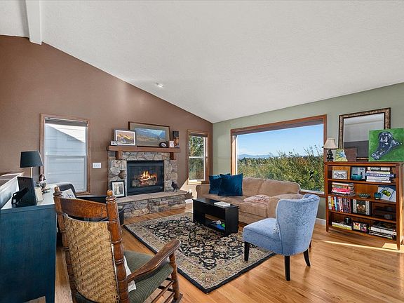 4th image of 1819 S Canyon Woods Ln