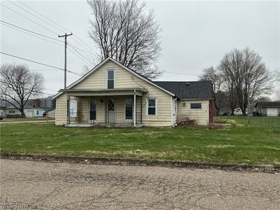 57 W 1st St, Frazeysburg, OH, 43822