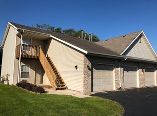 9512 Romeldale Ln APT 4, Roscoe, IL 61073