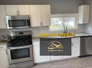 10276 Ozga St, Romulus, MI 48174