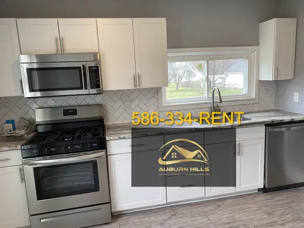 10276 Ozga St, Romulus, MI 48174