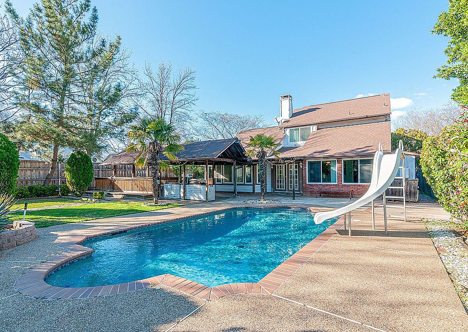 1st image of 580 Dove Creek Cir
