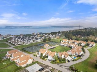 113 Newport Harbor Dr, Portsmouth, RI 02871