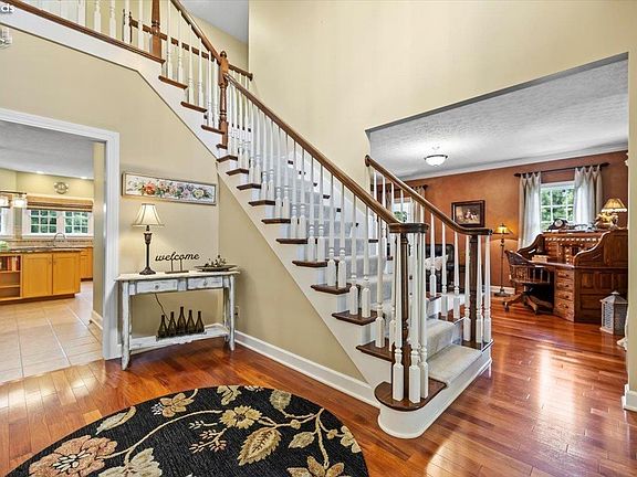 5th image of 2440 Wyandot Rd