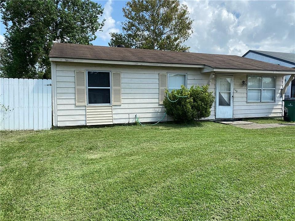 1st image of 140 Julia Dr