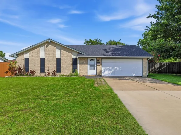 2304 Greenwood Cir, Carrollton, TX 75006