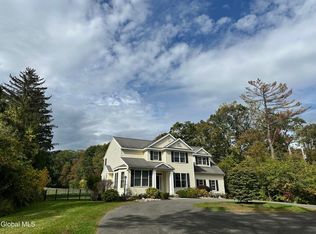 109 Woods Ln, Menands, NY 12204