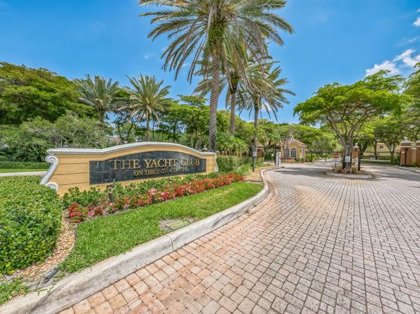 140 Yacht Club Way #305, Hypoluxo, FL 33462