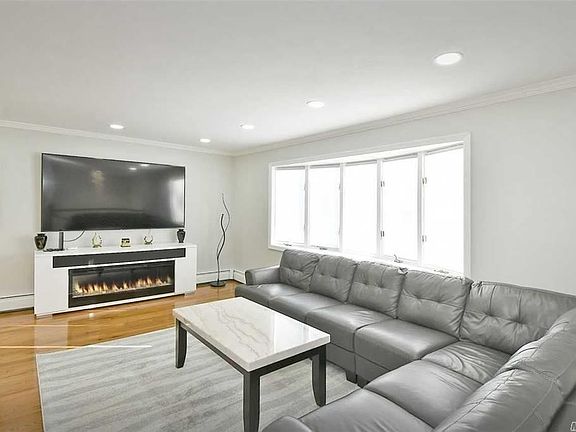 5th image of 2531 Frederick Ave
