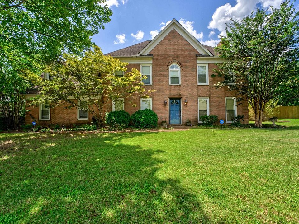 1st image of 371 Fairwoods Dr
